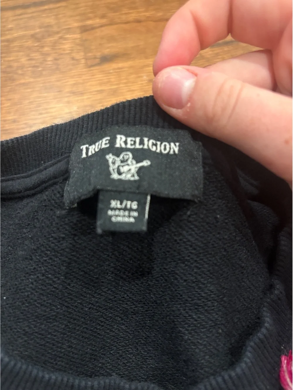 True Religion streetwear grunge Black Crewneck Sweatshirt with Red Logo Patch XL